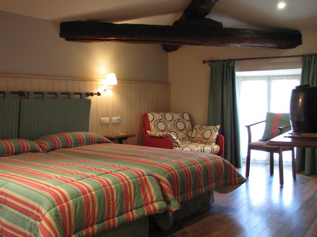 Hostal Beti-Jai Aoiz Szoba fotó