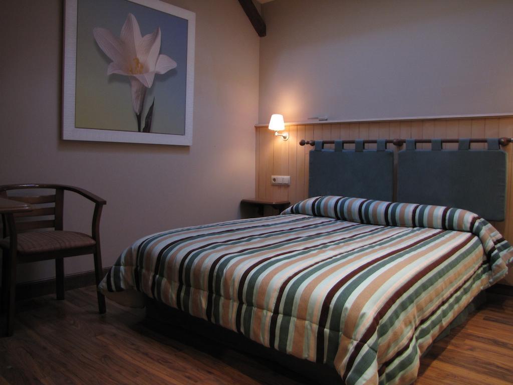 Hostal Beti-Jai Aoiz Szoba fotó